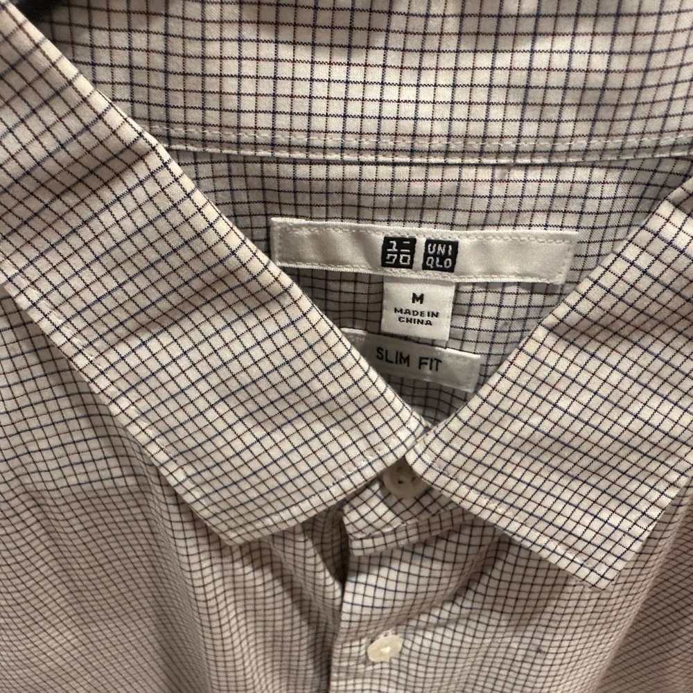 Uniqlo Slim Fit Button Down Shirt Lot of 2 Men’s Medium - Picture 2 of 4